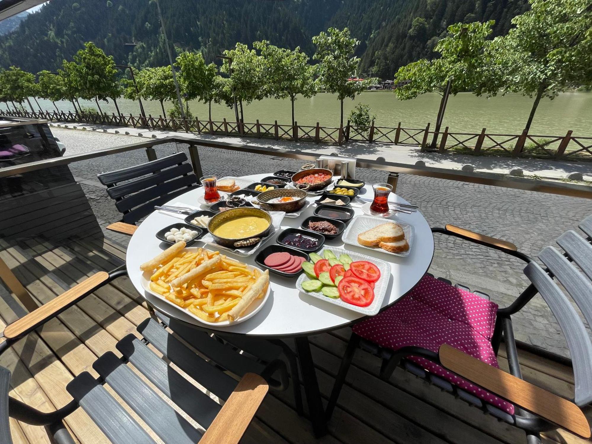 Ozkan Otel Uzungöl Exterior foto